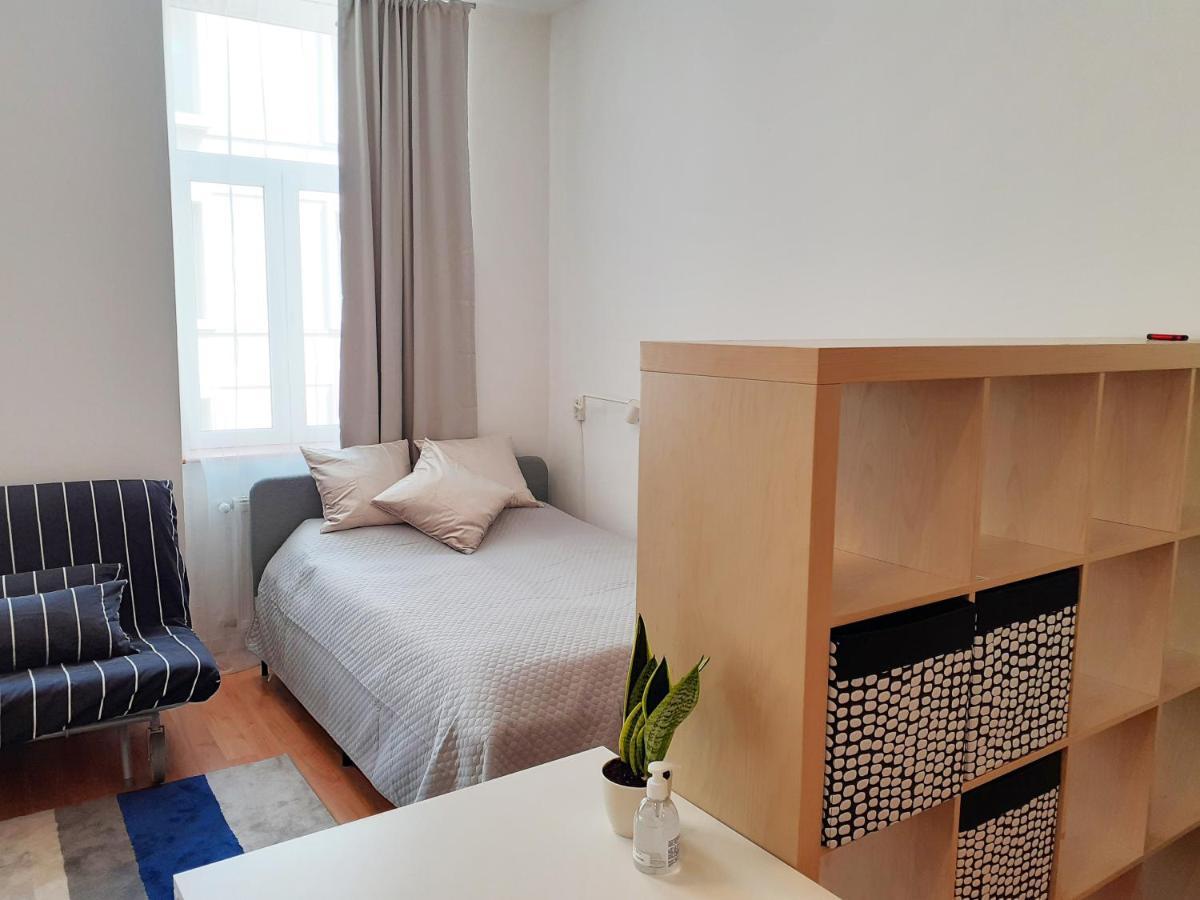 Cosy Center Of *